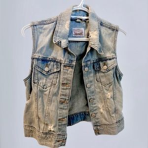 Levis cropped light wash blue denim button jean vest Y2K Casual Boho Festival